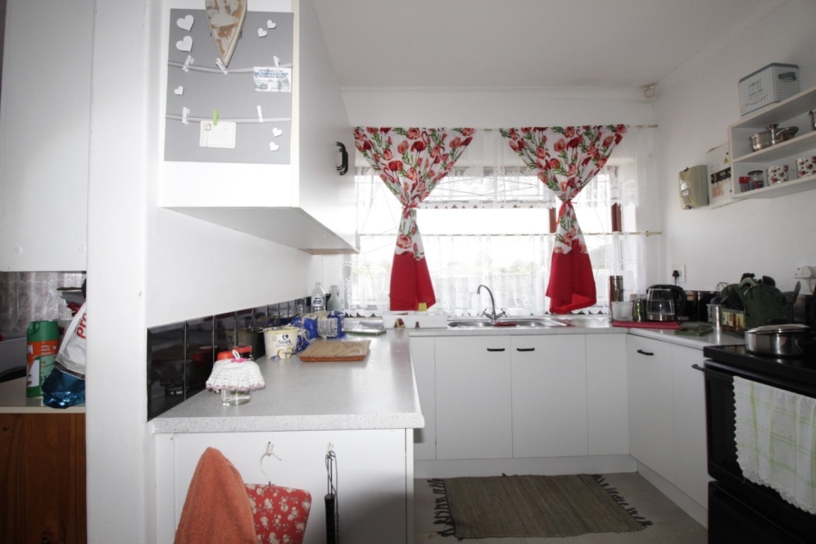 3 Bedroom Property for Sale in Wavecrest Eastern Cape